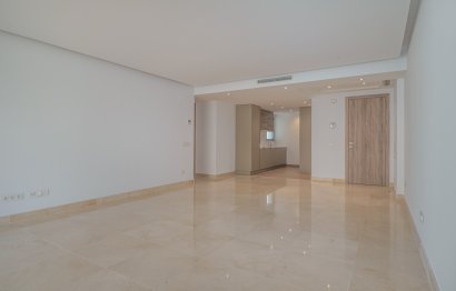 Resale - Apartment - Middle Floor Apartment - Marbella - Puerto Banús