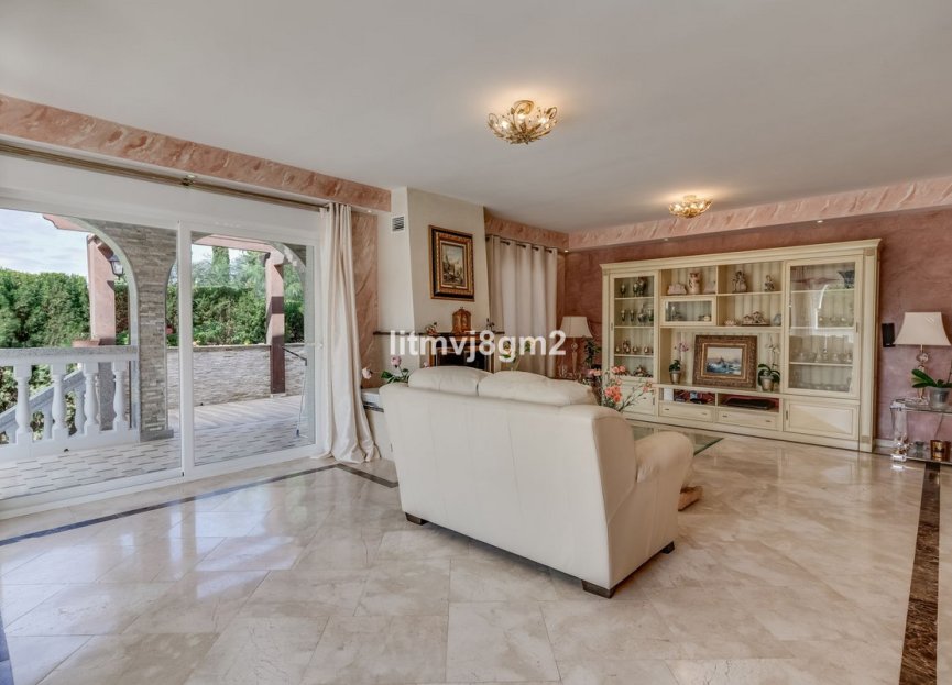 Resale - House - Detached Villa - Marbella - Artola