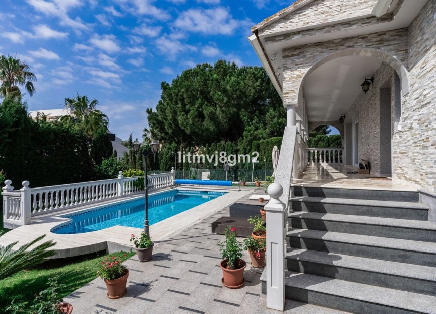 Resale - House - Detached Villa - Marbella - Artola