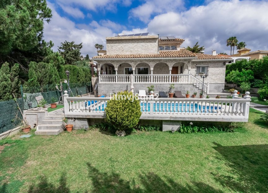 Resale - House - Detached Villa - Marbella - Artola