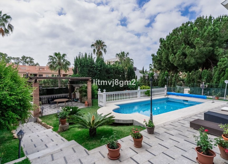 Resale - House - Detached Villa - Marbella - Artola