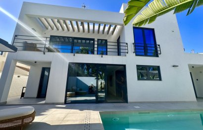 Resale - House - Detached Villa - Marbella - Puerto Banús