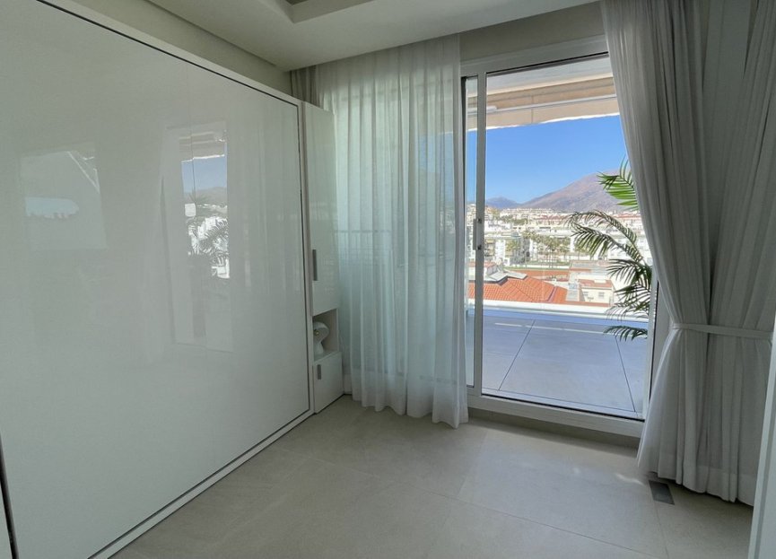 Resale - Apartment - Top Floor Apartment - Estepona - Estepona Centro