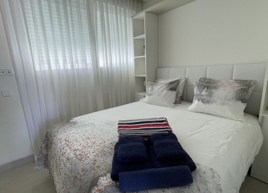 Resale - Apartment - Top Floor Apartment - Estepona - Estepona Centro