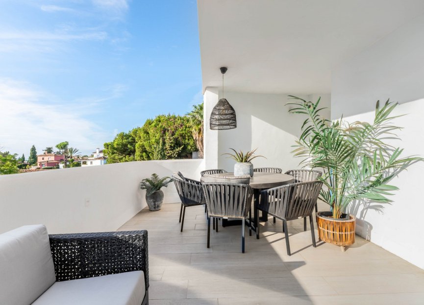 Resale - Apartment - Middle Floor Apartment - Marbella - Nueva Andalucia