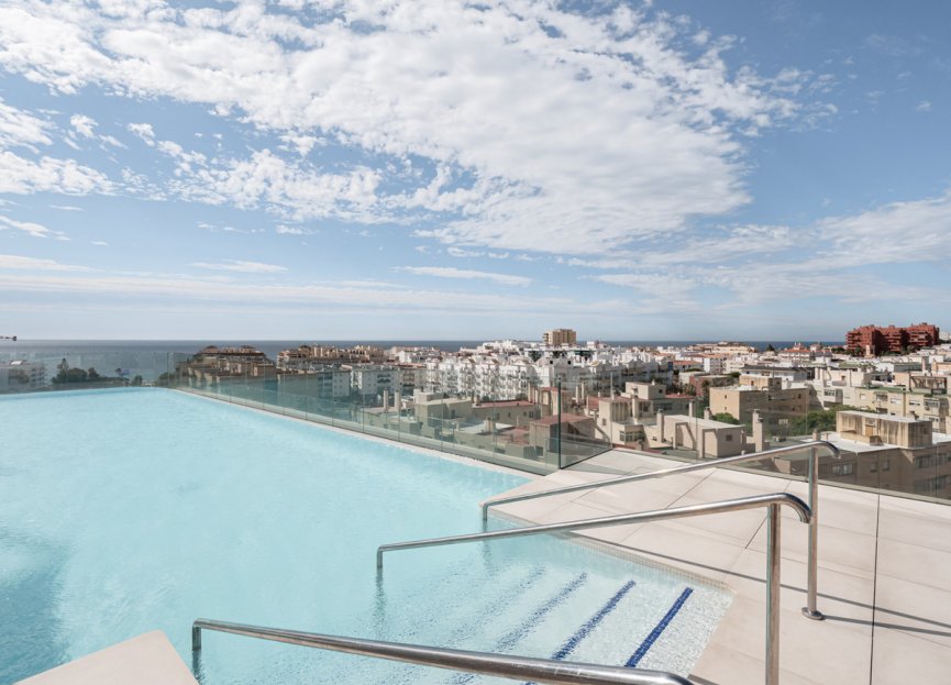 Resale - Apartment - Middle Floor Apartment - Estepona - Estepona Centro