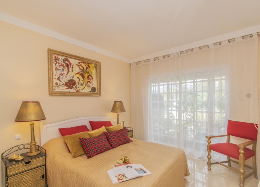 Resale - Apartment - Ground Floor Apartment - Marbella - Nueva Andalucia