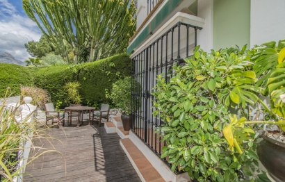 Resale - Apartment - Ground Floor Apartment - Marbella - Nueva Andalucia