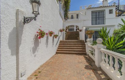 Resale - Apartment - Ground Floor Apartment - Marbella - Nueva Andalucia