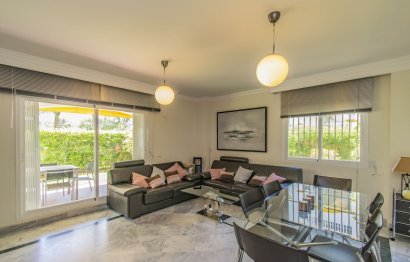 Resale - Apartment - Ground Floor Apartment - Marbella - Nueva Andalucia