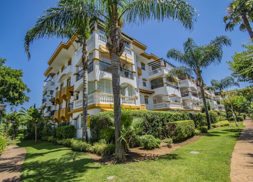 Resale - Apartment - Ground Floor Apartment - Marbella - Nueva Andalucia