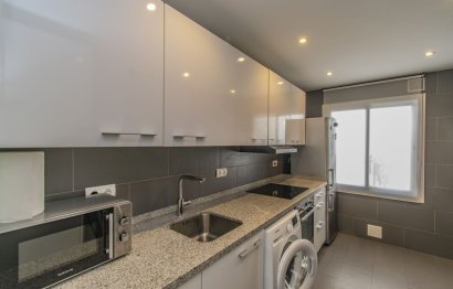 Resale - Apartment - Middle Floor Apartment - Marbella - Marbella Centro