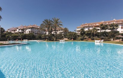 Resale - Apartment - Middle Floor Apartment - Marbella - Nueva Andalucia