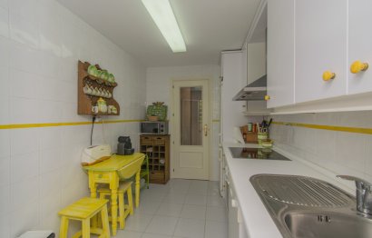 Resale - Apartment - Middle Floor Apartment - Marbella - Nueva Andalucia