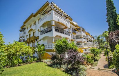 Resale - Apartment - Middle Floor Apartment - Marbella - Nueva Andalucia