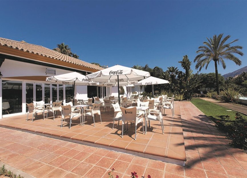 Resale - Apartment - Middle Floor Apartment - Marbella - Nueva Andalucia