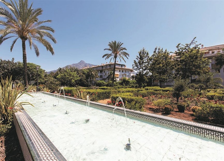 Resale - Apartment - Middle Floor Apartment - Marbella - Nueva Andalucia