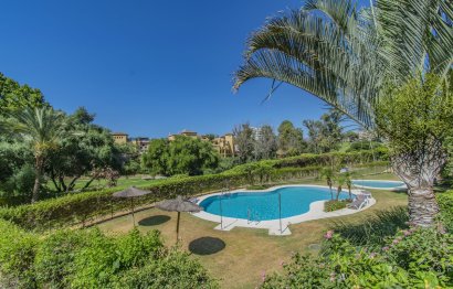 Resale - Apartment - Middle Floor Apartment - Marbella - Guadalmina Alta