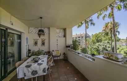 Resale - Apartment - Middle Floor Apartment - Marbella - Guadalmina Alta