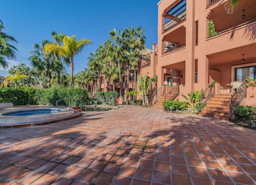 Resale - Apartment - Ground Floor Apartment - Marbella - Puerto Banús