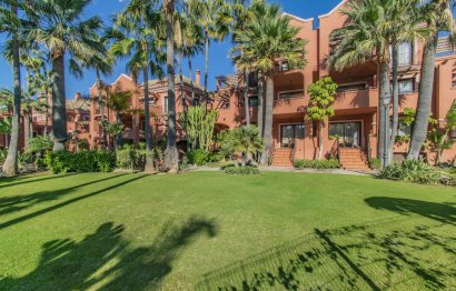 Resale - Apartment - Ground Floor Apartment - Marbella - Puerto Banús