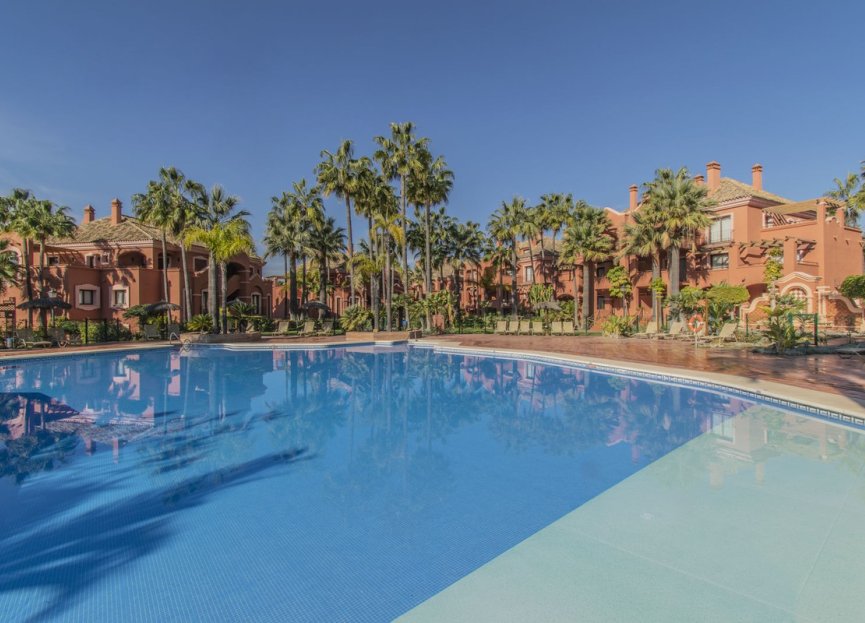 Resale - Apartment - Ground Floor Apartment - Marbella - Puerto Banús