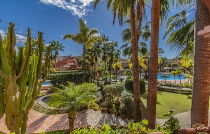 Resale - Apartment - Ground Floor Apartment - Marbella - Puerto Banús