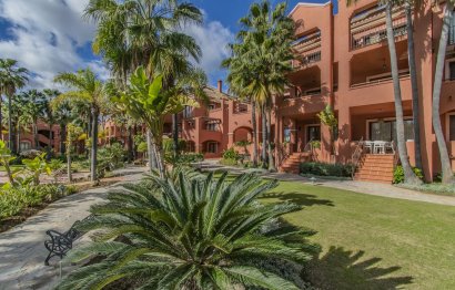 Resale - Apartment - Ground Floor Apartment - Marbella - Puerto Banús