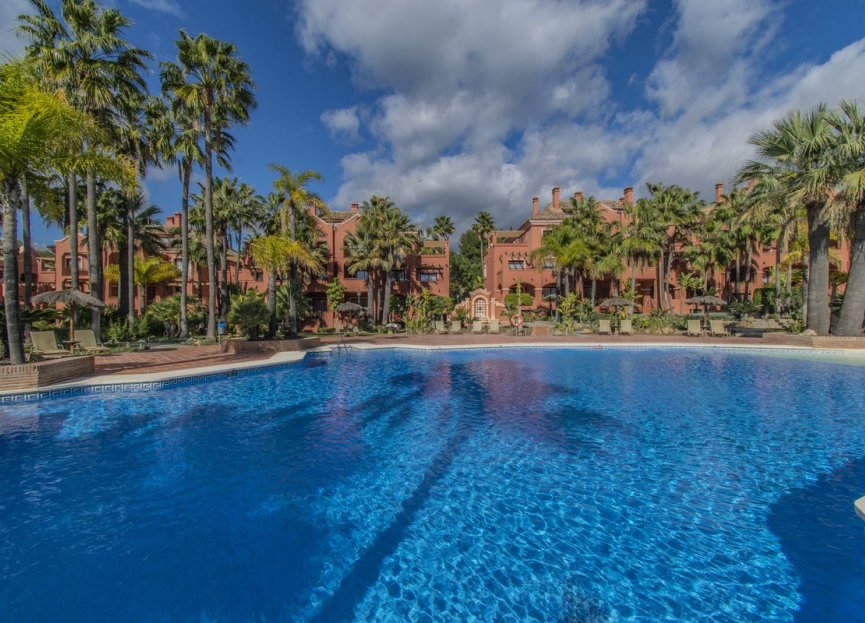 Resale - Apartment - Ground Floor Apartment - Marbella - Puerto Banús