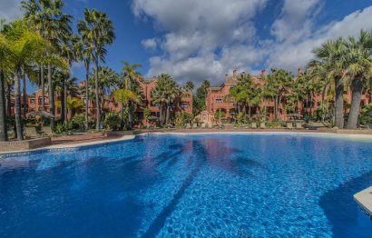 Resale - Apartment - Ground Floor Apartment - Marbella - Puerto Banús