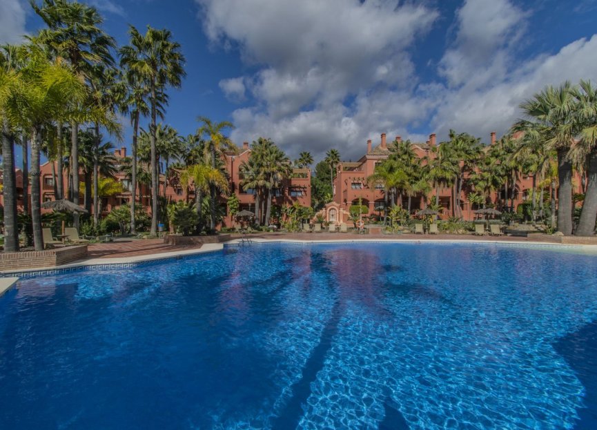 Resale - Apartment - Ground Floor Apartment - Marbella - Puerto Banús