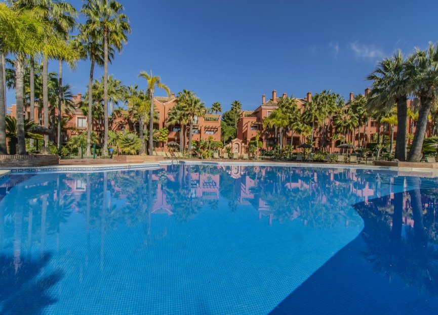 Resale - Apartment - Ground Floor Apartment - Marbella - Puerto Banús