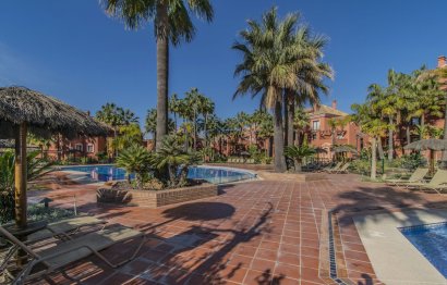 Resale - Apartment - Ground Floor Apartment - Marbella - Puerto Banús