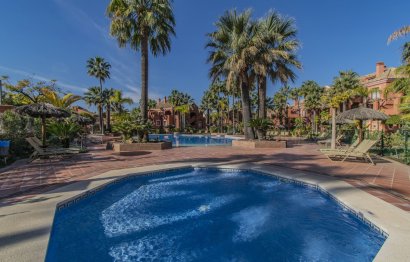 Resale - Apartment - Ground Floor Apartment - Marbella - Puerto Banús