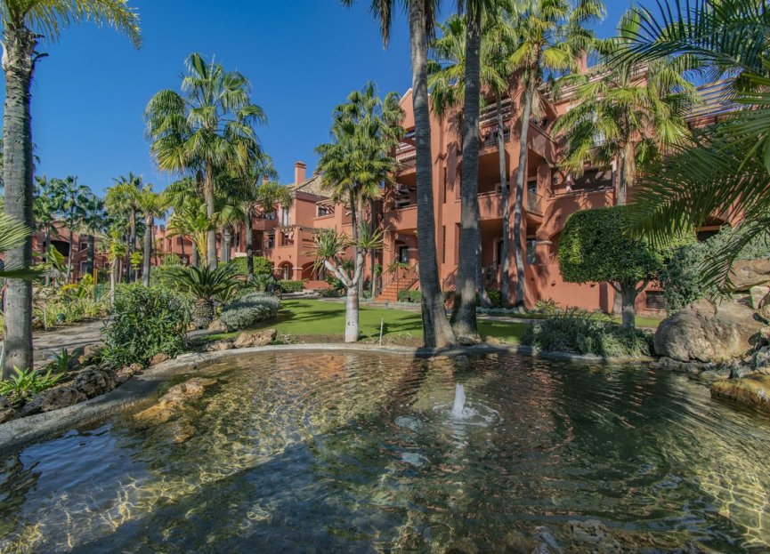 Resale - Apartment - Ground Floor Apartment - Marbella - Puerto Banús