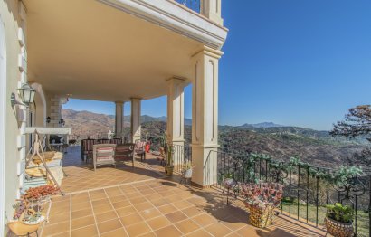 Resale - House - Detached Villa - Estepona - Estepona Centro