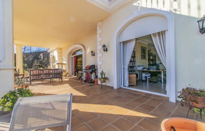 Resale - House - Detached Villa - Estepona - Estepona Centro