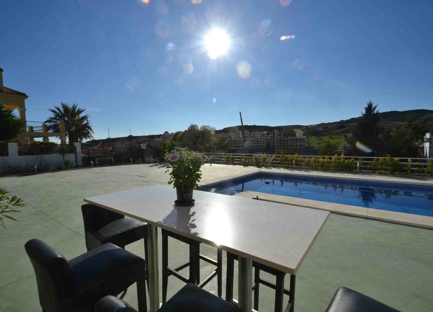 Resale - House - Detached Villa - Estepona - Valle Romano