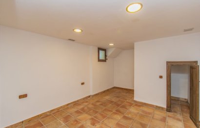 Resale - House - Townhouse - Estepona - Cancelada