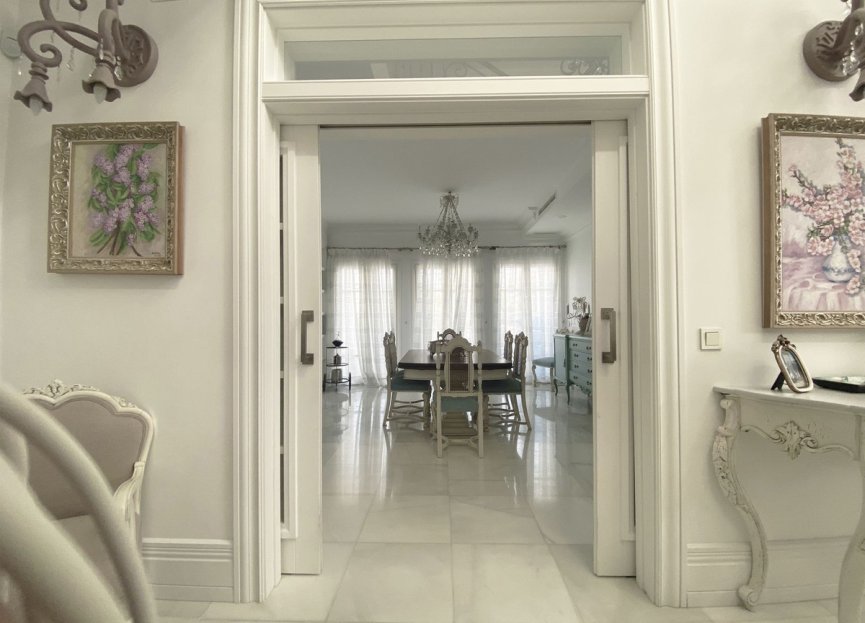 Resale - House - Detached Villa - Marbella - Marbella Centro