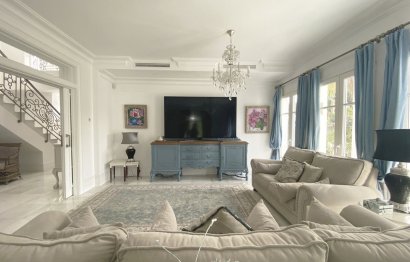 Resale - House - Detached Villa - Marbella