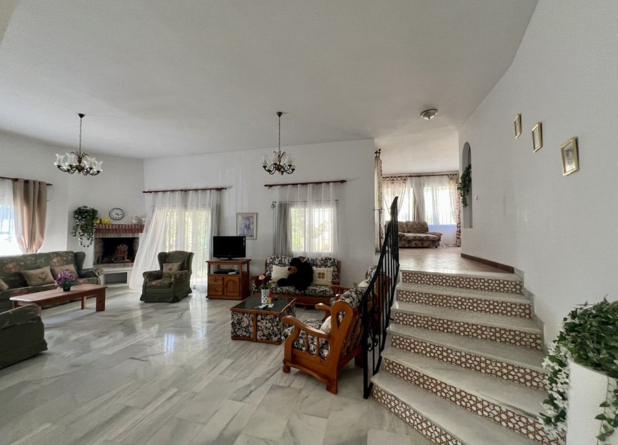 Resale - House - Detached Villa - Mijas - El Chaparral