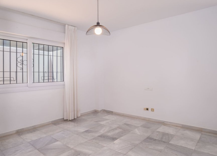 Resale - Apartment - Middle Floor Apartment - Marbella - Marbella Centro