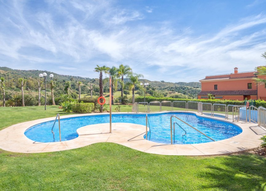 Resale - Apartment - Ground Floor Apartment - Marbella - Elviria