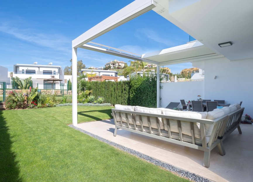 Resale - House - Semi-Detached House - Estepona - Selwo