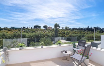 Resale - House - Semi-Detached House - Estepona - Selwo