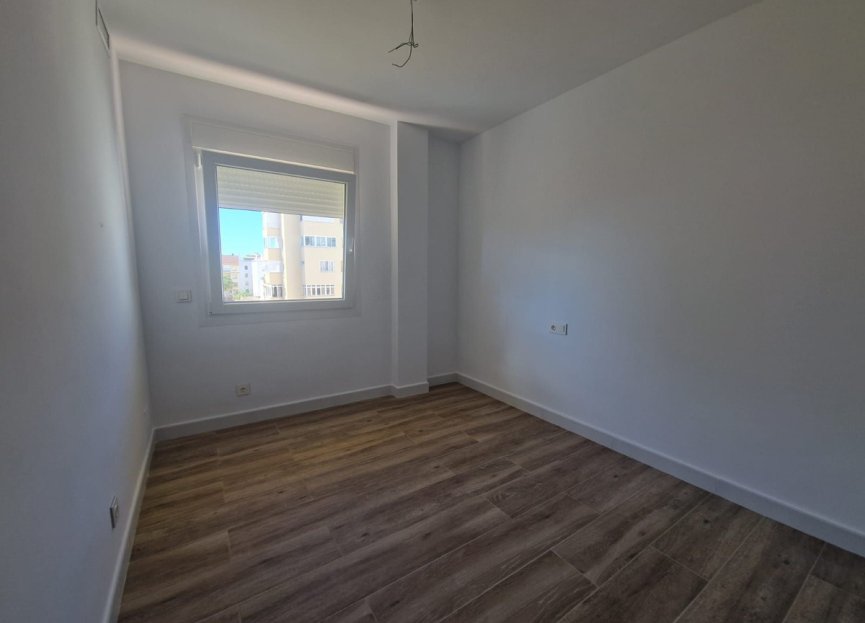 Resale - Apartment - Top Floor Apartment - Fuengirola - Fuengirola Centro