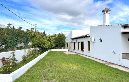 Resale - House - Detached Villa - Estepona - Estepona Centro