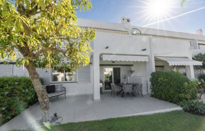 Resale - Apartment - Ground Floor Apartment - Marbella - Nueva Andalucia