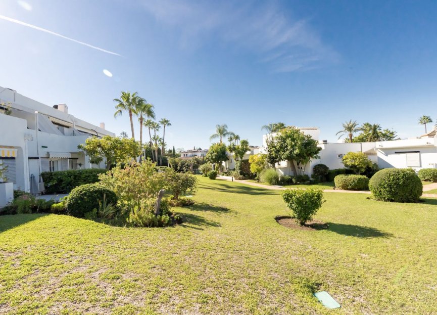 Resale - Apartment - Ground Floor Apartment - Marbella - Nueva Andalucia